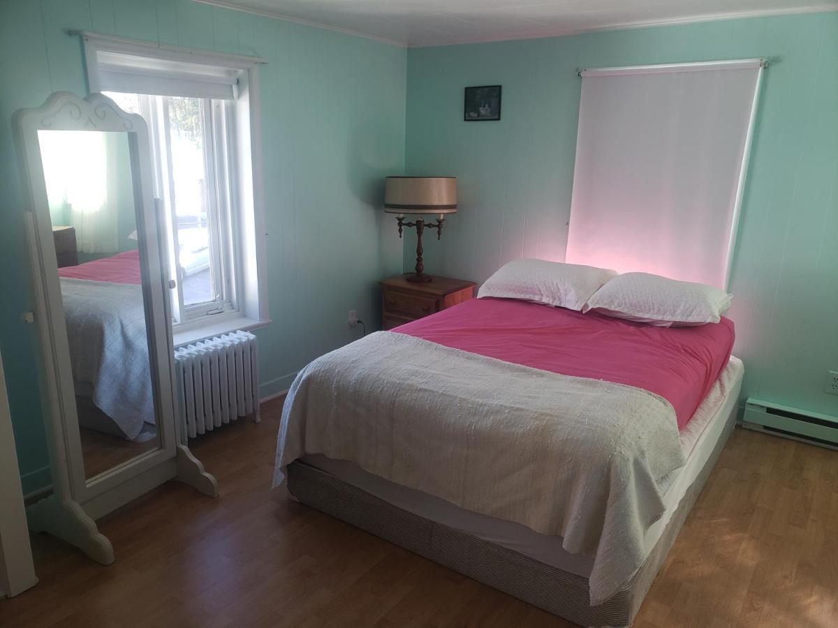 La Joie De Vivre Apartment Trois-Pistoles Bagian luar foto